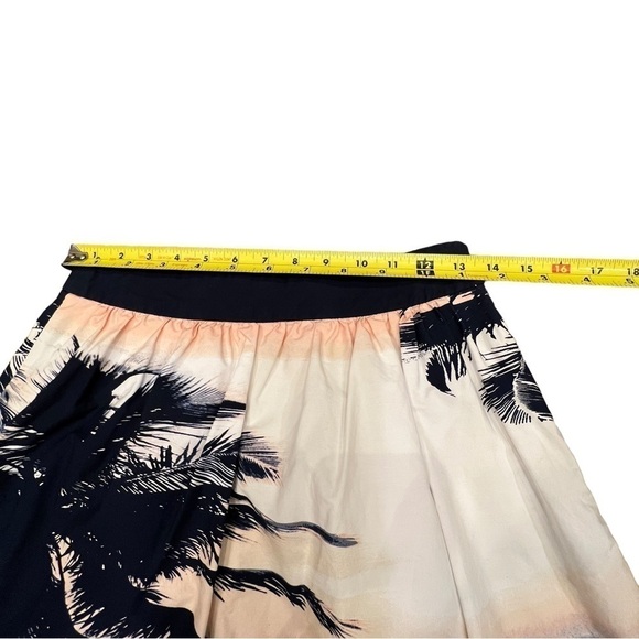 Banana Republic Palm Tree Skirt, Size 0 - Picture 8 of 11